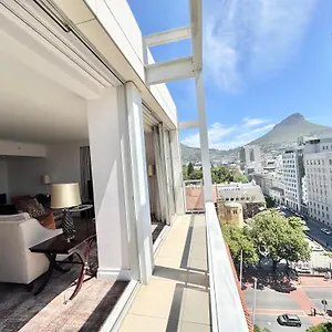 Luxury At Taj - Corner With Balcony - Newly Renovated Apartment Cape Town